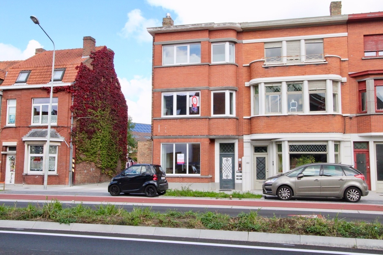 Aangenaam en luchtig appartement op centrale ligging en op fietsafstand van de Brugse binnenstad